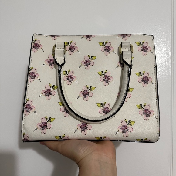 BETSEY JOHNSON Live Life In Full Bloom purse with attached wallet - Picture 4 of 5